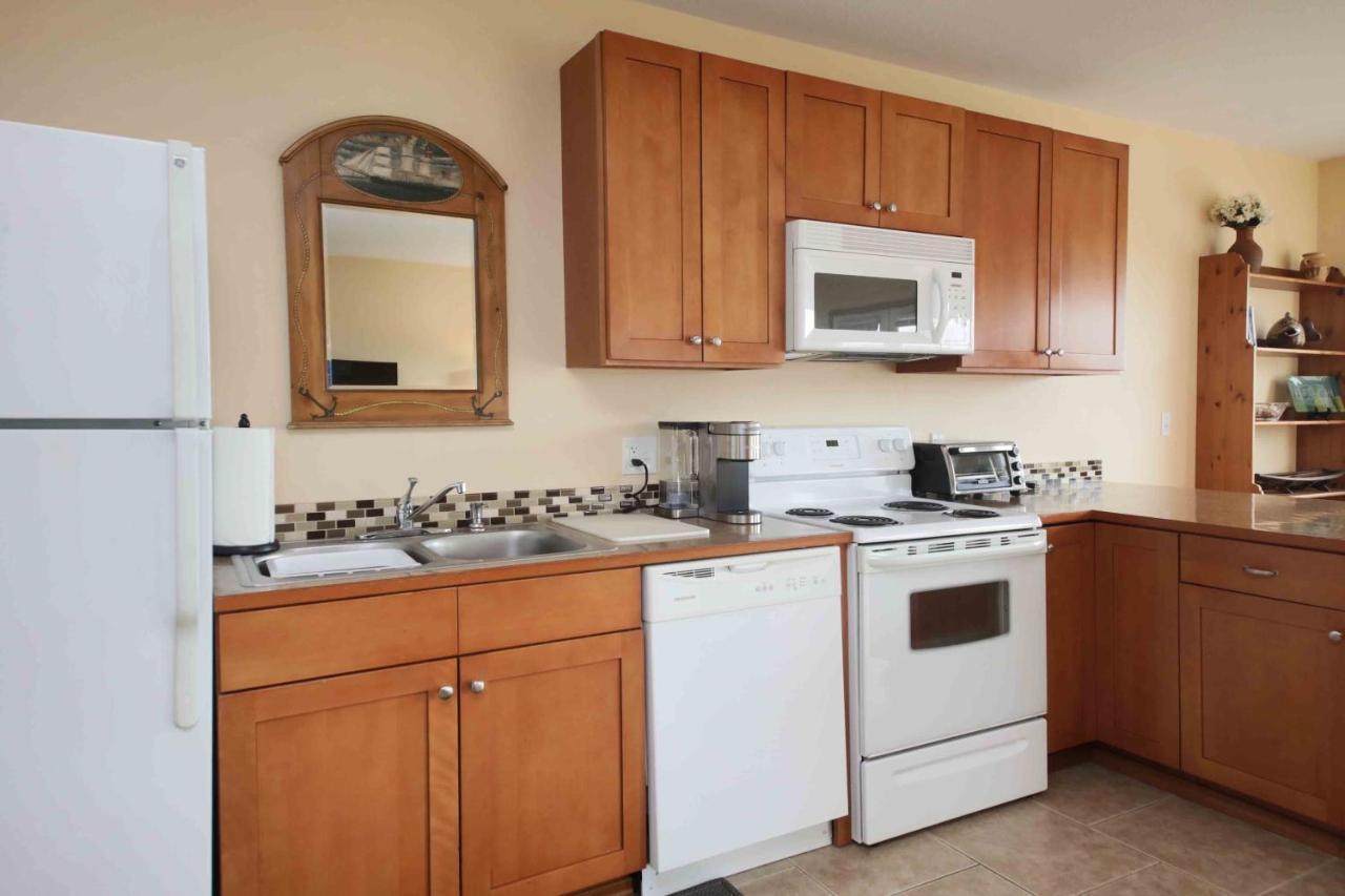 Maxwelton Beach Sunsets! Kayaks & Paddleboards! 1 Min Walk To The Water! Clinton Exterior photo