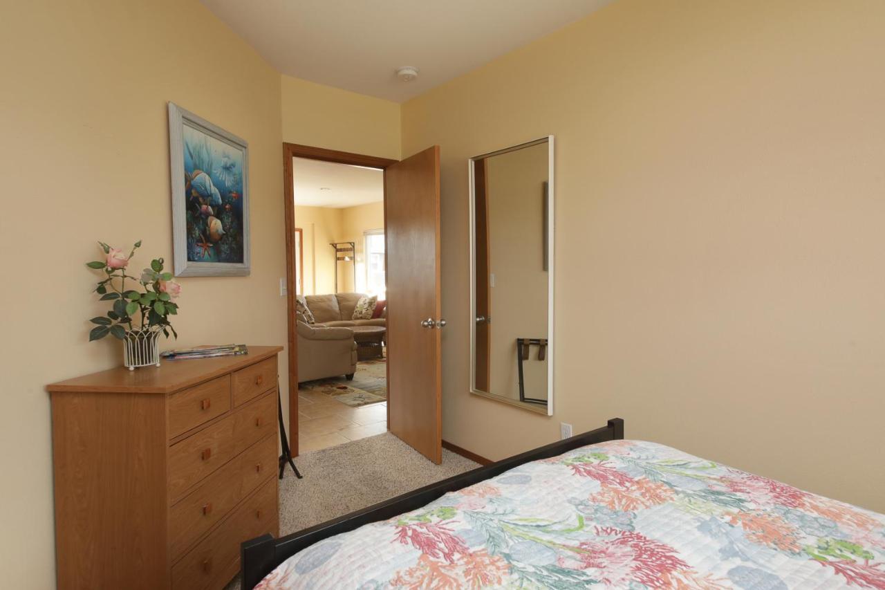 Maxwelton Beach Sunsets! Kayaks & Paddleboards! 1 Min Walk To The Water! Clinton Exterior photo