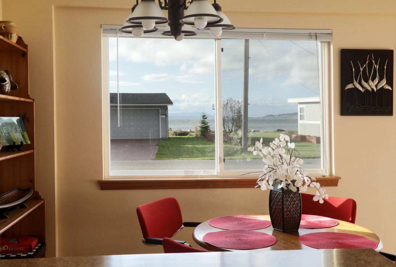 Maxwelton Beach Sunsets! Kayaks & Paddleboards! 1 Min Walk To The Water! Clinton Exterior photo