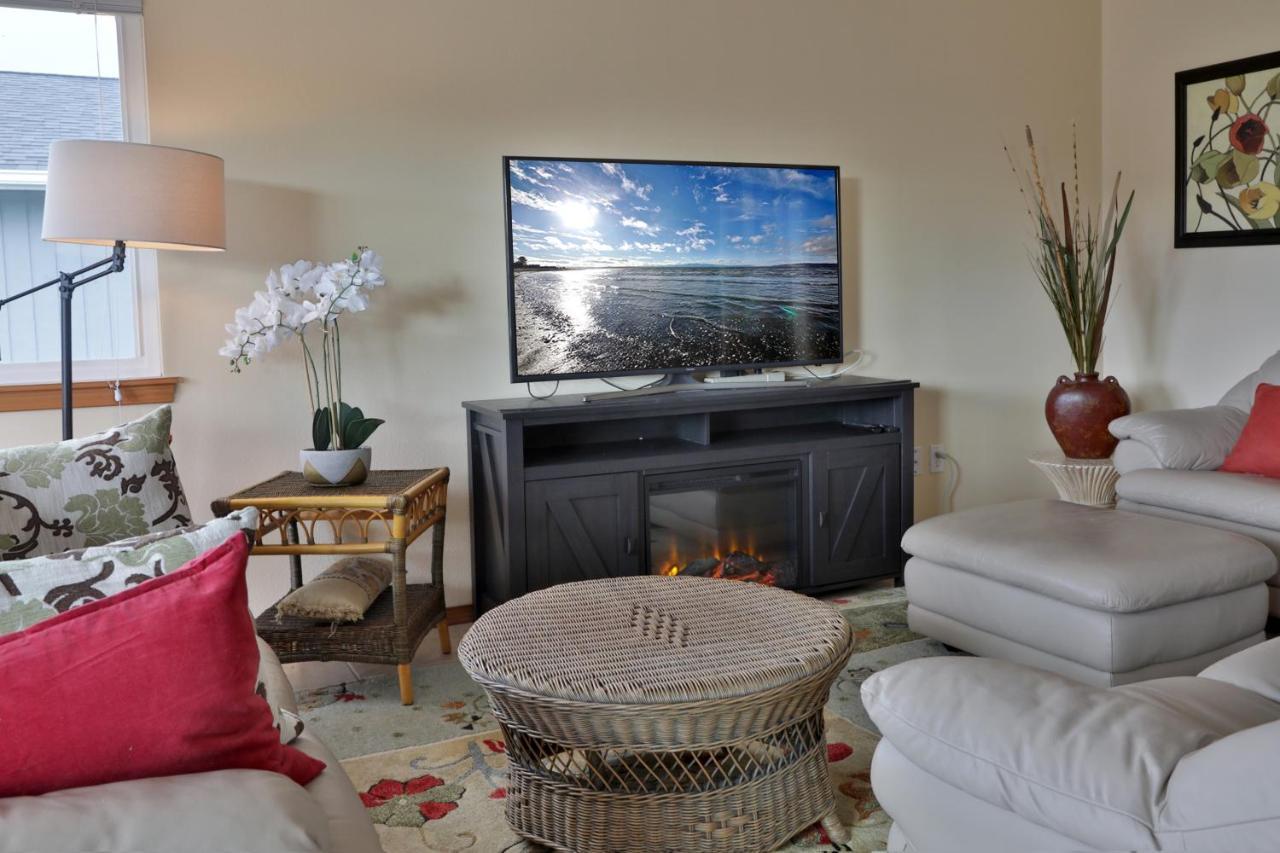 Maxwelton Beach Sunsets! Kayaks & Paddleboards! 1 Min Walk To The Water! Clinton Exterior photo