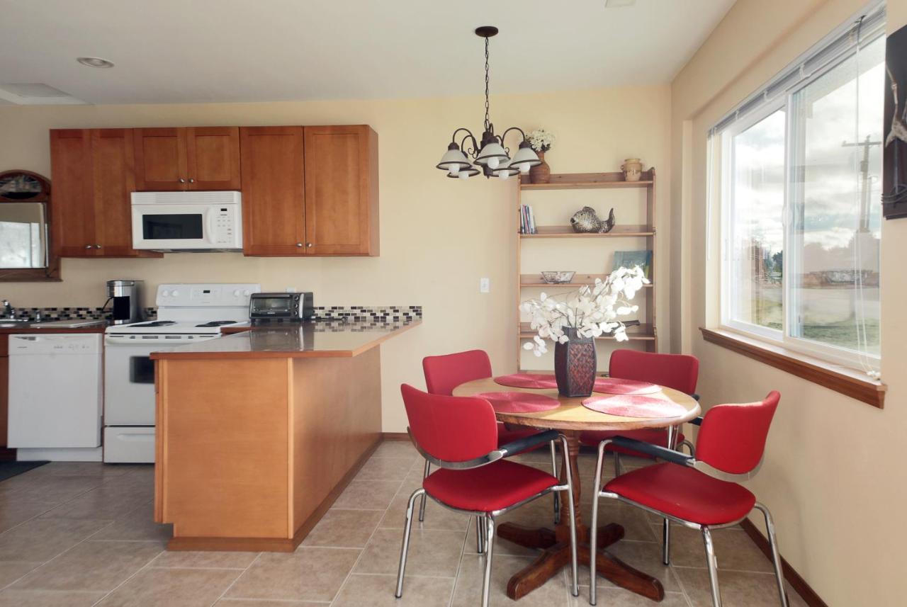 Maxwelton Beach Sunsets! Kayaks & Paddleboards! 1 Min Walk To The Water! Clinton Exterior photo