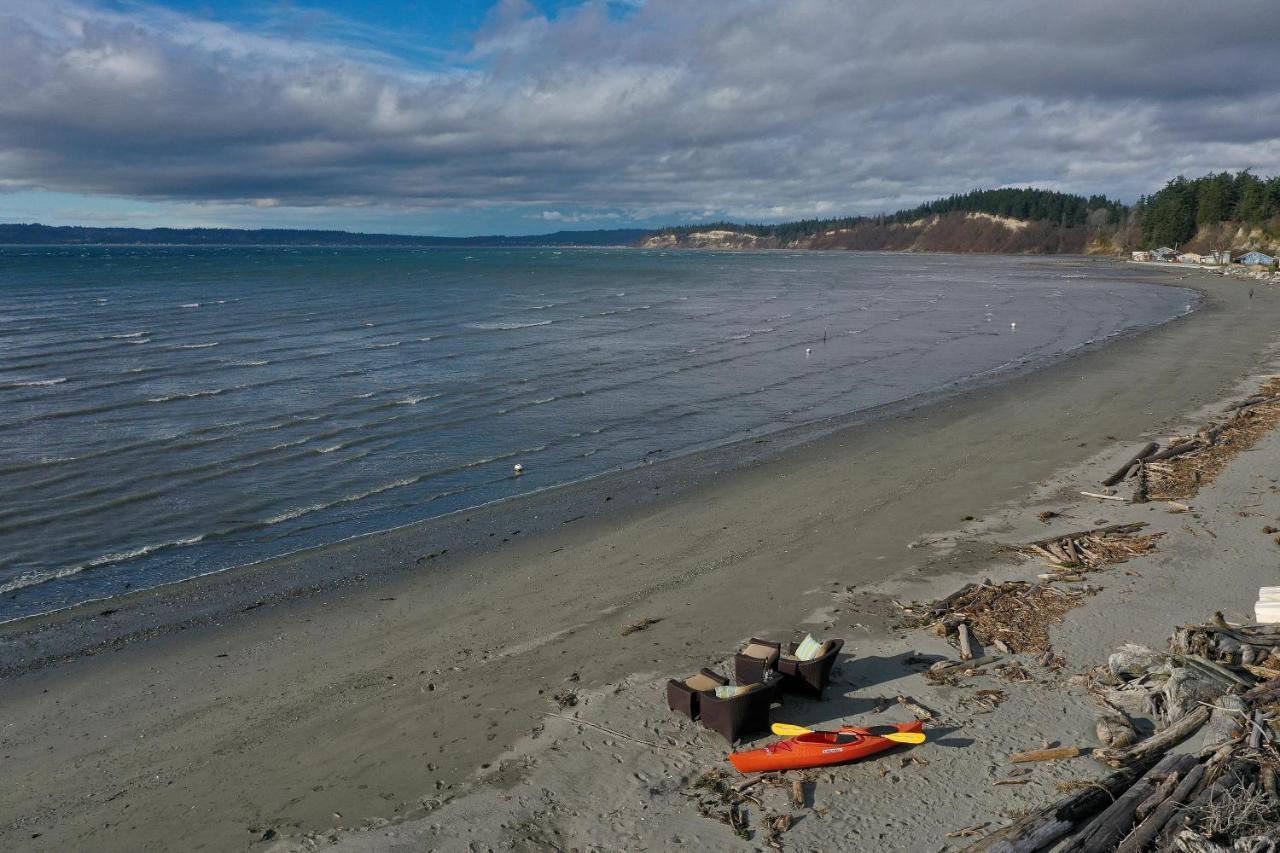 Maxwelton Beach Sunsets! Kayaks & Paddleboards! 1 Min Walk To The Water! Clinton Exterior photo