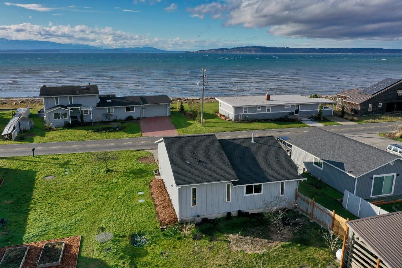 Maxwelton Beach Sunsets! Kayaks & Paddleboards! 1 Min Walk To The Water! Clinton Exterior photo